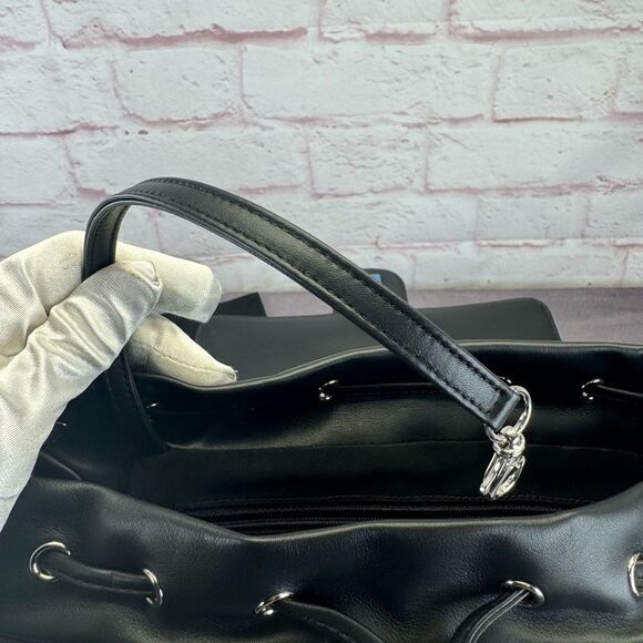 Chanel New Large Chevron Quilted Urban Spirit Backpack - Picture 14 of 16